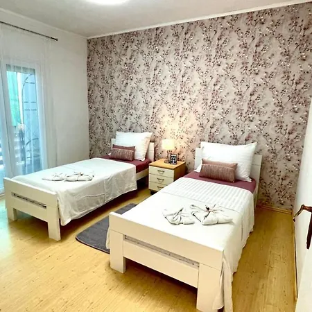 For 6 + Free Parking Place Zadar