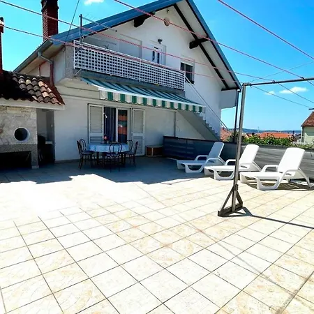 For 6 + Free Parking Place Appartement *