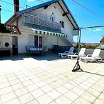 For 6 + Free Parking Place Apartmán *