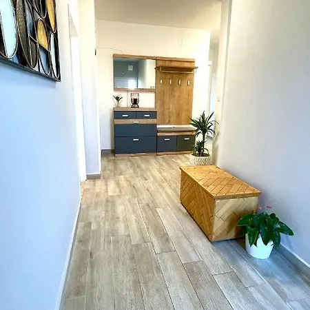 For 6 + Free Parking Place Apartment