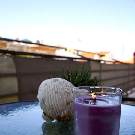 For 6 + Free Parking Place アパート